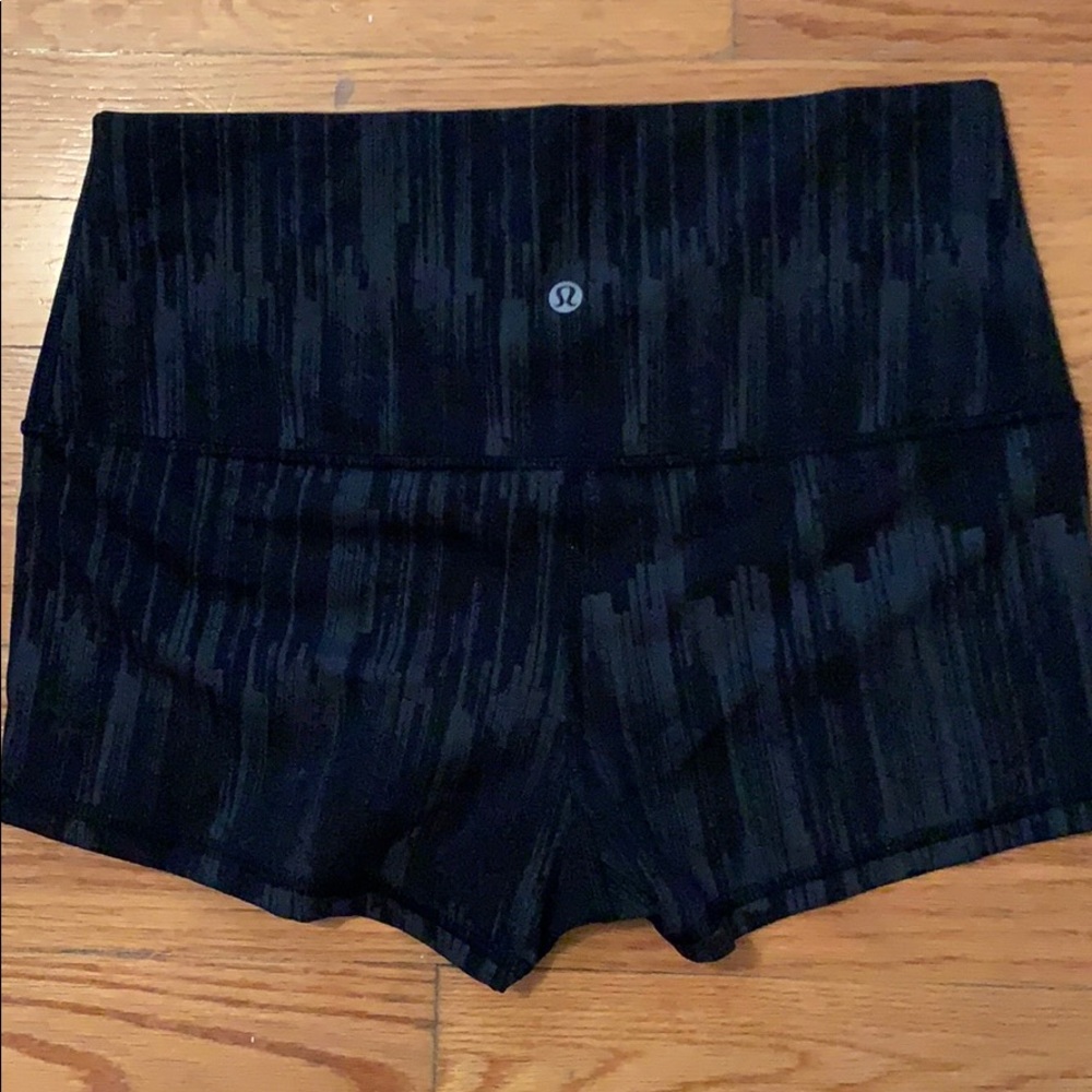 Lulu lemon booty shorts